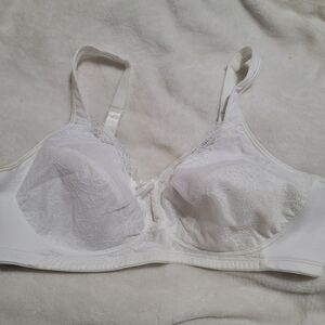 Playtex USE515 Womens 18 Hour Gorgeous Lift Wire Free Bra Unlined Lace 40C White